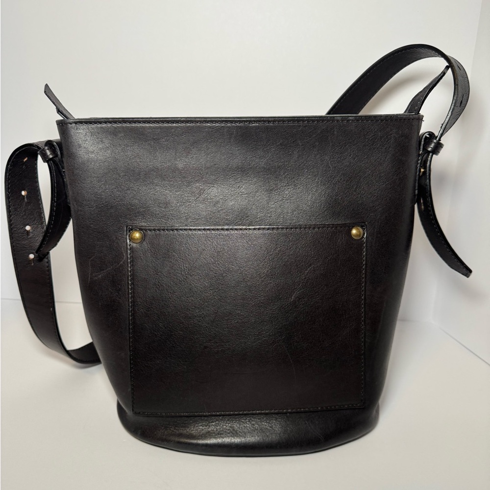 Gorgeous Garnet Hill  leather bucket bag
